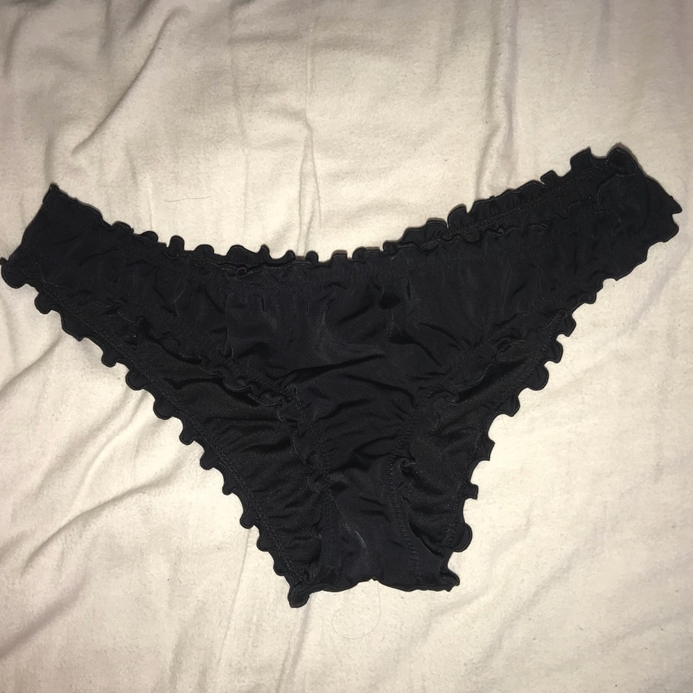 Black ruffle cheeky bikini bottoms size M